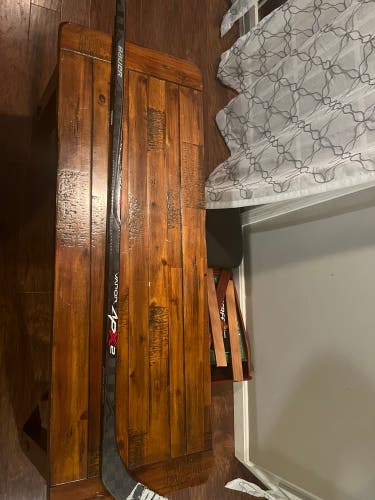 Senior Right Handed Pro Stock Vapor APX2 Hockey Stick