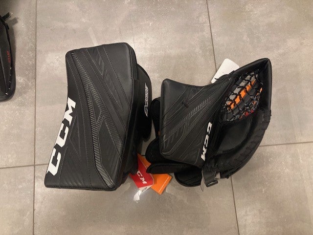 New Regular CCM Extreme Flex 4 Pro Stock