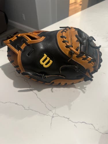 Used Right Hand Throw 32.5" A2K Catcher's Glove