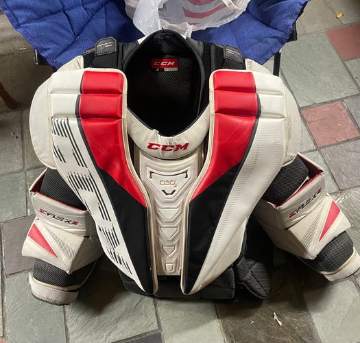 CCM Eflex 5 Pro chest protector