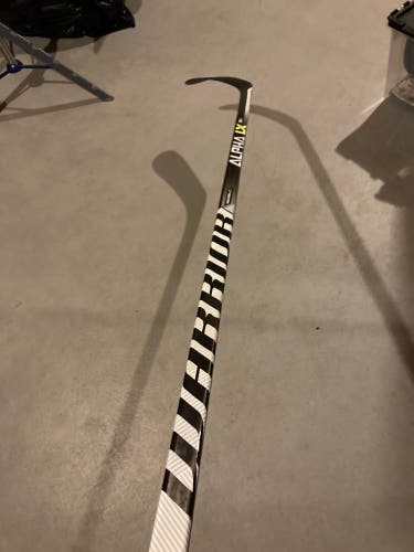 Warrior Right Handed P28 Pro Stock Alpha LXT Hockey Stick