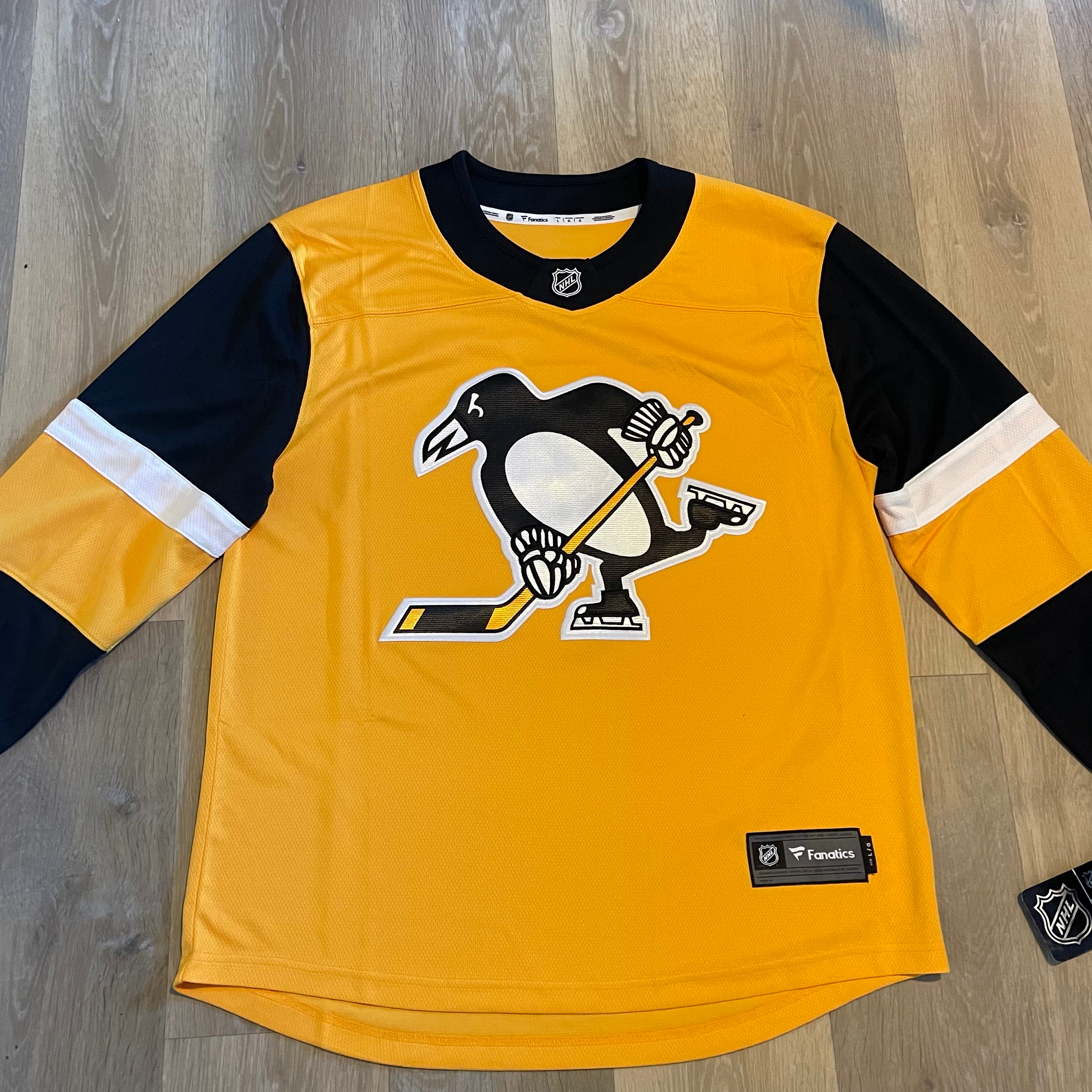Pittsburgh Penguins Columbia Men's Apparel, Penguins Men's Jerseys,  Clothing