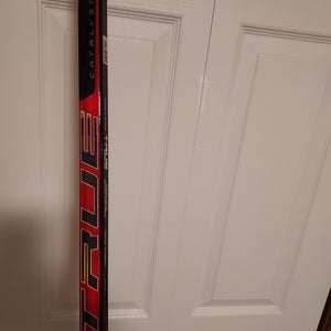 Senior Used Left Hand True Catalyst 9X Hockey Stick Mid Pattern Pro Stock