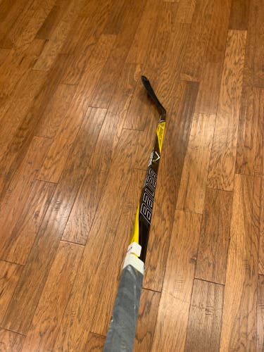 Senior LH Custom yellow Supreme 1S Hockey Stick (BRICKLEY)