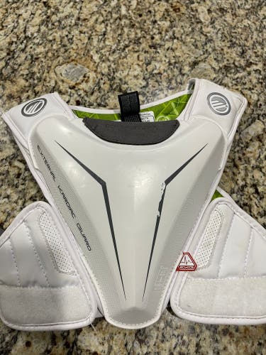 Used Small Maverik M5 Shoulder Pads