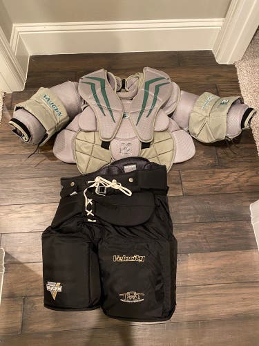 Used Small Vaughn Velocity V7 Goalie Chest Protector