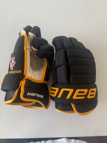 Used Bauer 14" Pro Stock Nexus Team Gloves