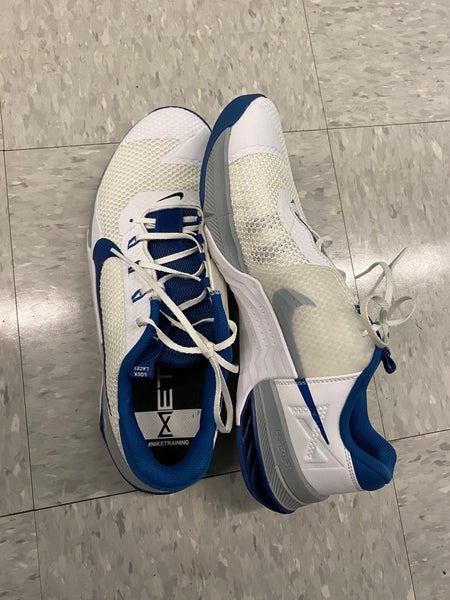 Nike Adult Size Men’s 11.5 (Women's 12.5) Nike Shoes