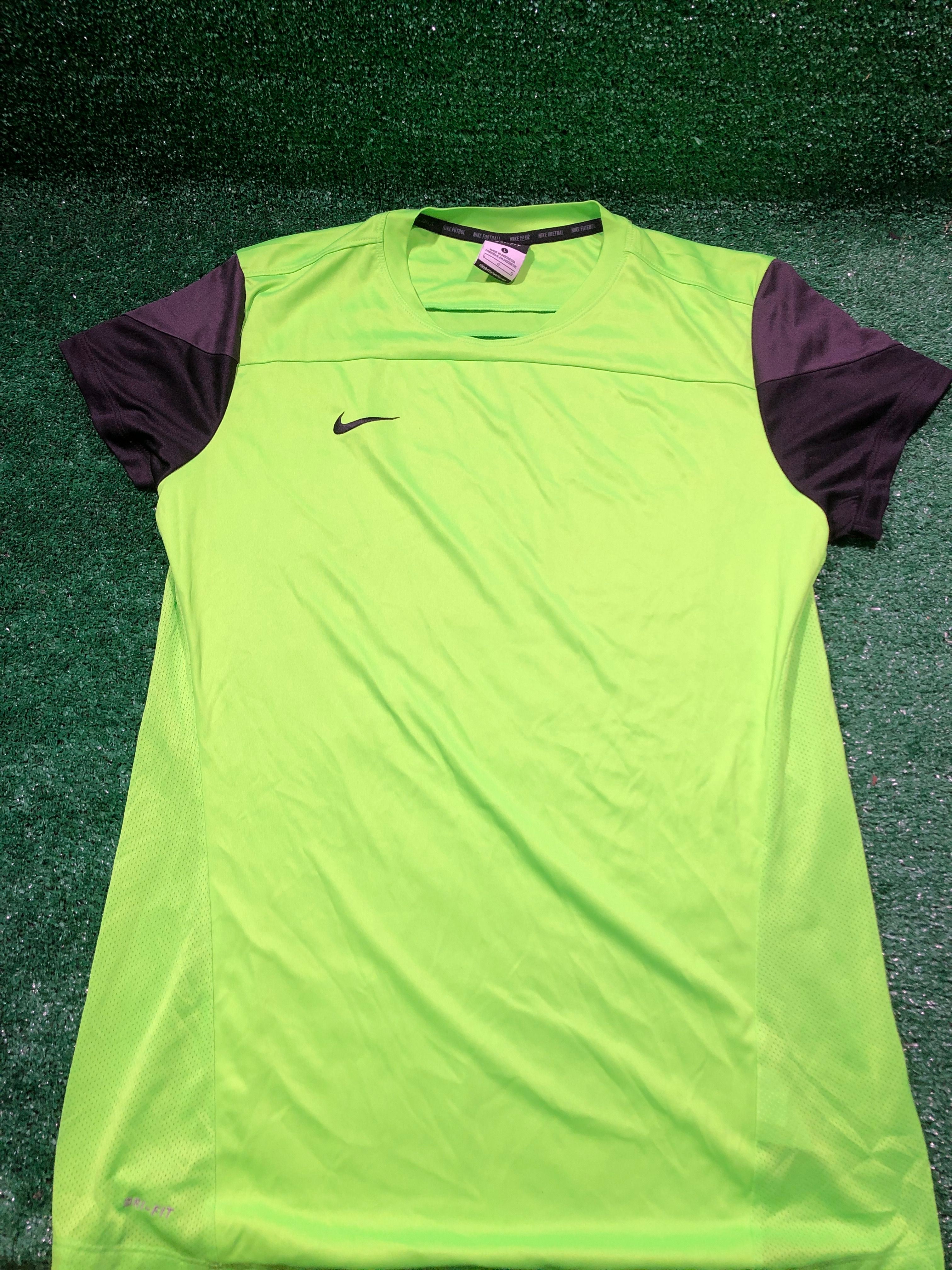 monster Tegenstander Evolueren Nike Football Dri-Fit Large (L) Shirt | SidelineSwap
