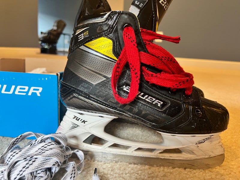 Junior Used Bauer Supreme 3S Pro Hockey Skates Size 4 Fit 3