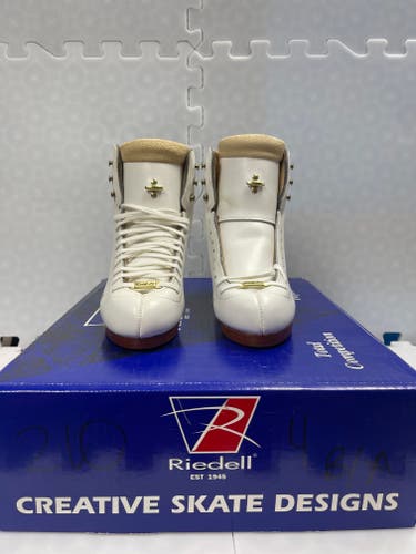 New Riedell 2010 Figure Skates Size 4 B/A  Width
