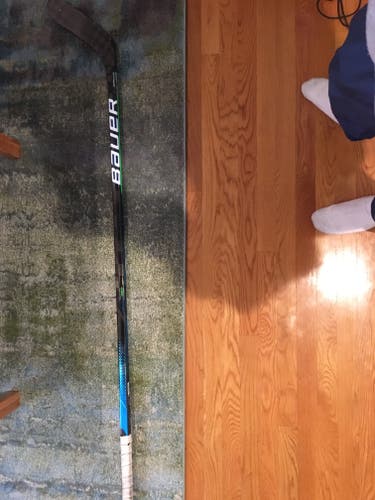 Senior Barely Used Left Hand Bauer Nexus Geo Hockey Stick P88