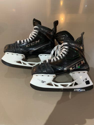 Used CCM Regular Width  Size 6 RibCor 100k Pro Hockey Skates