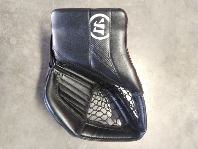 New Warrior Regular Ritual G5 Pro goalie glove