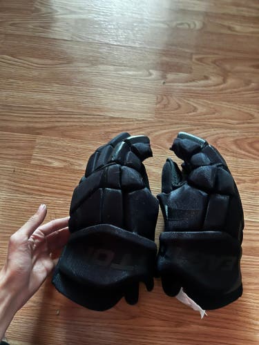 New Easton 14" Stealth S3 Gloves