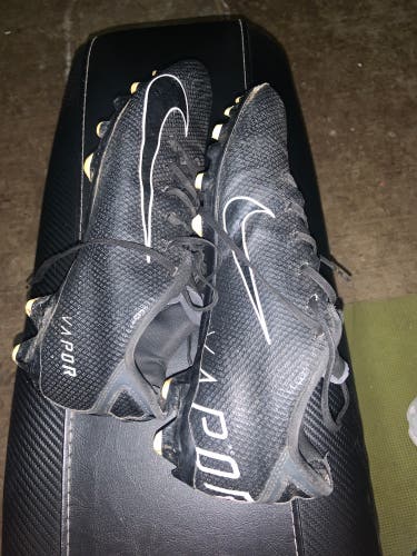 Men's Molded Cleats Low Top Vapor Speed