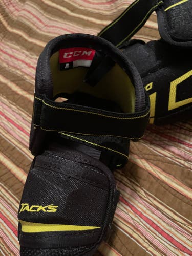 CCM youth elbow pads