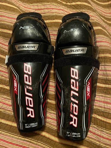 Youth bauer shin pads hockey