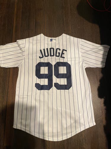 Aaron Judge Youth XL Majestic Jersey