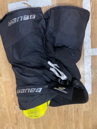 Senior Medium Bauer  Supreme 2S Hockey Pants