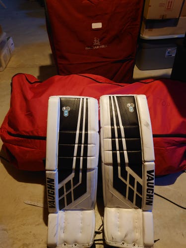 Used 31" Vaughn Velocity VE8 Goalie Leg Pads