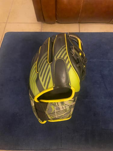 Used Infield 11.75" REV1X Baseball Glove