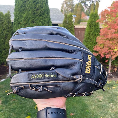 Wilson A2000 11” Baseball Glove “The A2000”-SS