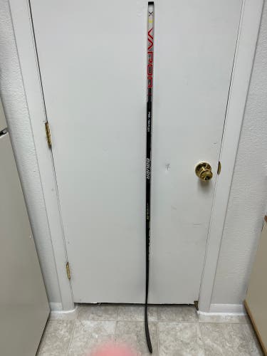 Junior Right Handed P92 Vapor Hyperlite Hockey Stick