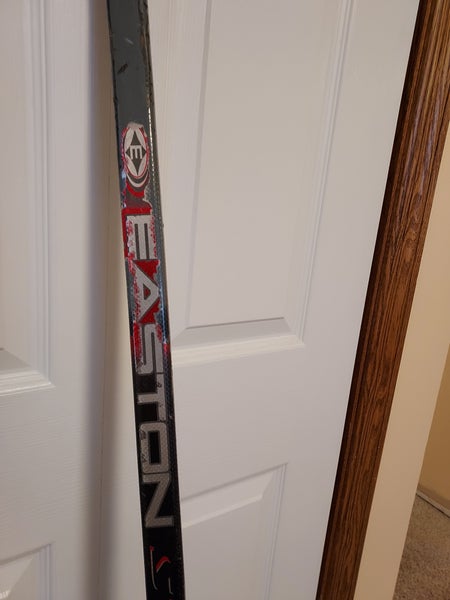 Intermediate Used Right Handed Easton Stealth Hockey Stick | SidelineSwap