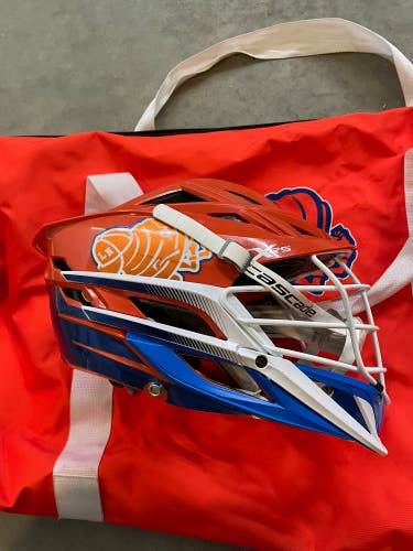 Clams / Littlenecks Used Player's Cascade XRS Helmet