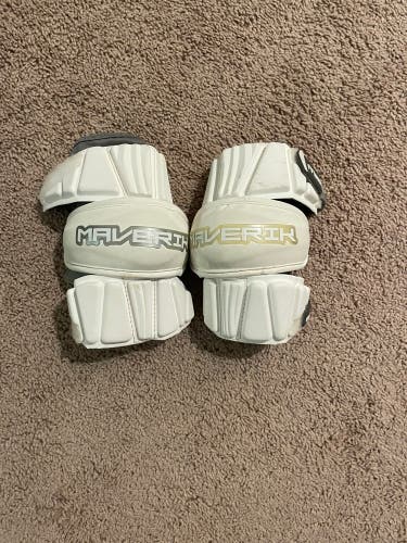 Maverik Max Arm Pads