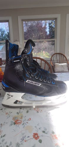 ** WERE $249, NOW ONLY $224!! PLUS FREE SHIPPING!! ** Senior Bauer Nexus N8000