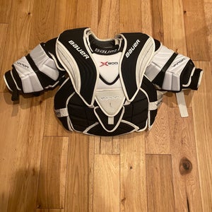 Used Medium Bauer Vapor X900 Goalie Chest Protector