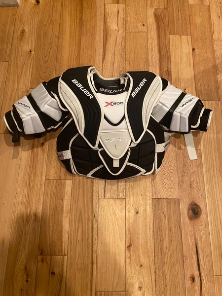 Used Medium Bauer Vapor X900 Goalie Chest Protector