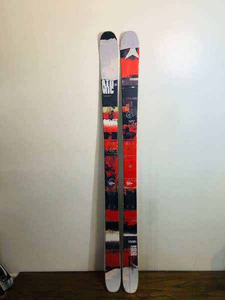 Atomic Theory Twin Tip Mid Fat Downhill Skis 186 cm. De-lamination