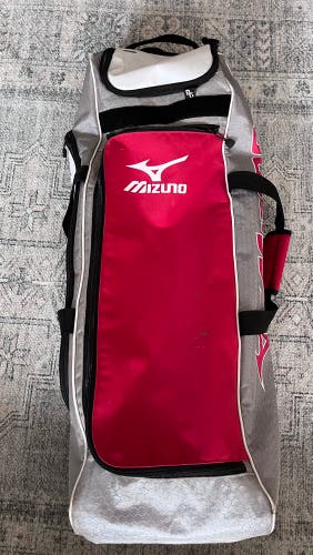 Mizuno rolling catchers bag