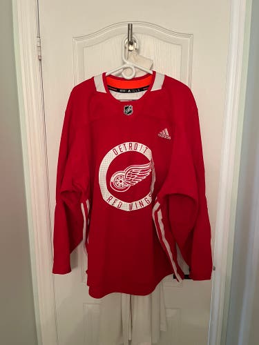 Brand New Adidas Hockey MiC practice jersey Detroit Red Wings