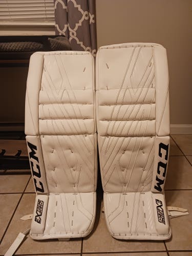 Used 33" CCM Eflex4 Goalie Leg Pads