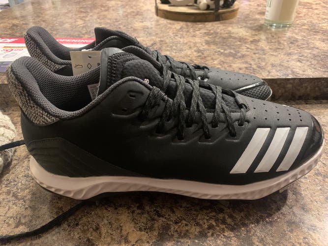 Men's Metal Low Top Icon