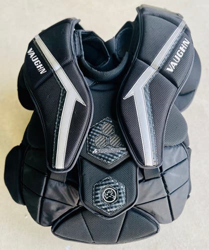 Used Medium Vaughn VE8 Pro Carbon Goalie Chest Protector