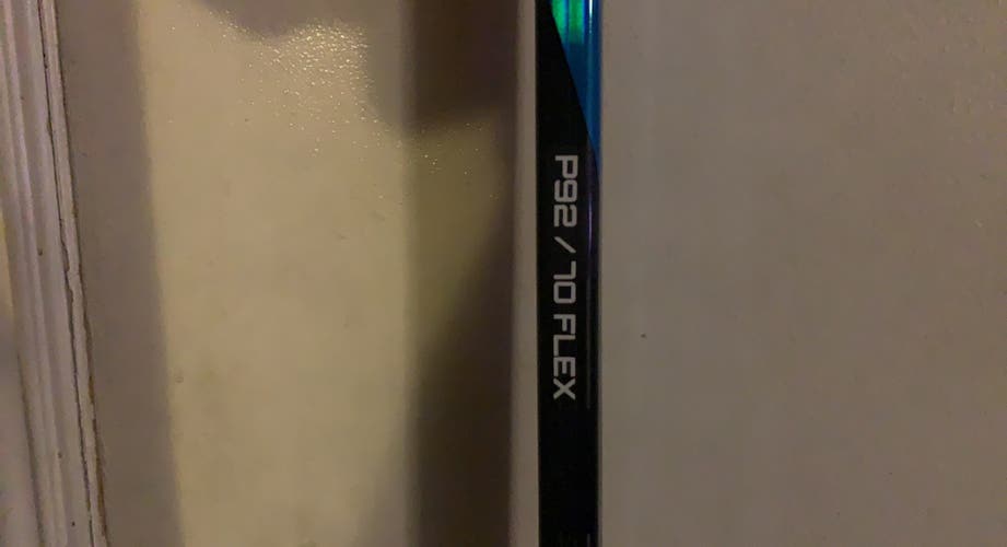 Senior Left Hand P92  Nexus Sync Hockey Stick