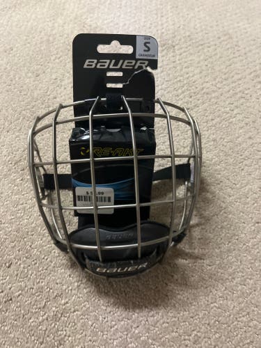 Like New Small Bauer Re-akt Cage.
