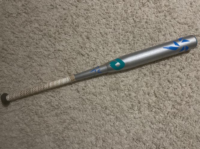 Demarini Vendetta VCF-19 Softball Bat