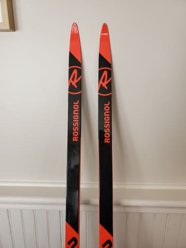 Skate Used Kid's 2021 Rossignol Cross Country Skis With Bindings