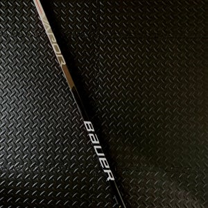 NEW Senior Left Hand | Bauer Vapor Hyperlite Hockey Stick | 77 Flex P92 Curve