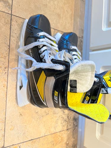Used Bauer Regular Width Size 8 Supreme S37 Hockey Skates