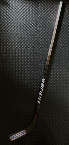 2 X BUNDLE - NEW Senior Right Hand | Bauer Vapor Hyperlite Hockey Stick | 77 Flex P92 Curve