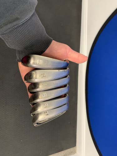 MENS Used Mizuno Right Handed JPX EZ Forged Iron Set Regular Flex 6 Pieces Steel Shaft