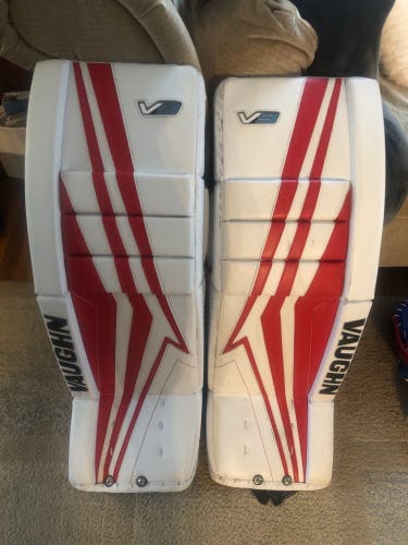 Vaughn Velocity V9 pro Hockey Goalie Pads