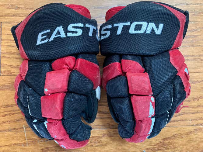 Used Easton Synergy Gloves 11" youth hockey junior